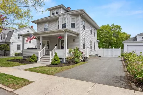 16 Thorndike St, Peabody, MA 01960