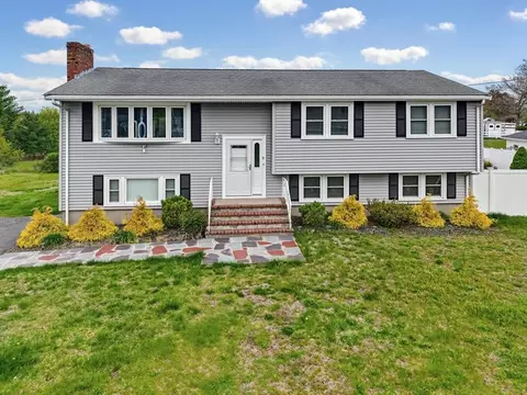 9 Denise Dr, Randolph, MA 02368