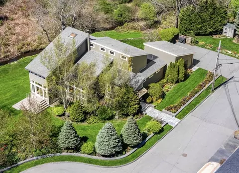 55 Stony Brook Rd, Marblehead, MA 01945