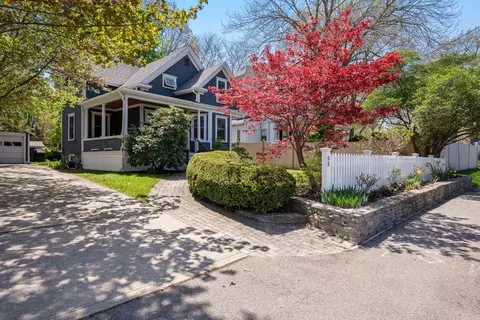 98 West St, Braintree, MA 02184