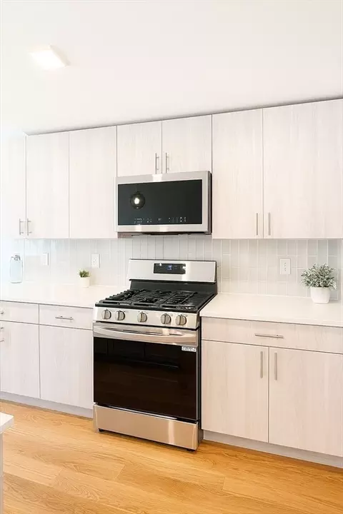 98 Prescott St #3B, Boston, MA 02128