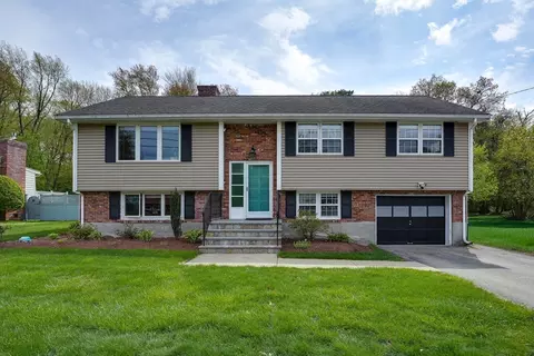 7 Parliament Ln, Woburn, MA 01801