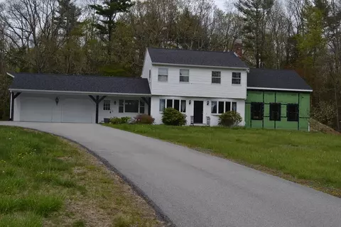 230 West St, Paxton, MA 01612