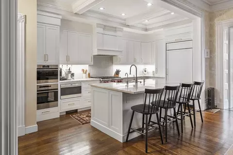 53 Mount Vernon St #2, Boston, MA 02108