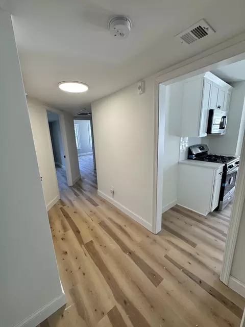 Entry Way - 605 Millbury St, Worcester, MA 01604 photo 4 of 6