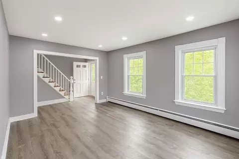 Living - 5 Lyman St, Worcester, MA 01603 photo 1 of 2