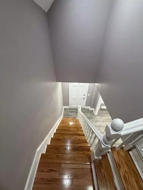 Entry Way - 5 Lyman St, Worcester, MA 01603 photo 1 of 3