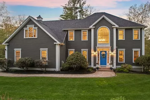 4 Fieldstone Ct, Grafton, MA 01519