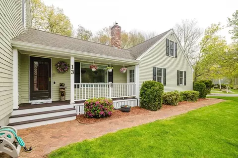 Exterior - 13 Bow Dr, Acushnet, MA 02743 photo 12 of 14