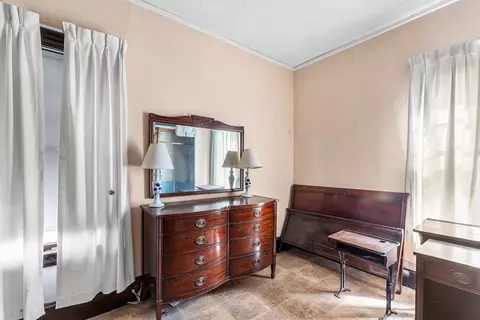 Bedroom - 18 Wendell Pl, Springfield, MA 01105 photo 1 of 11
