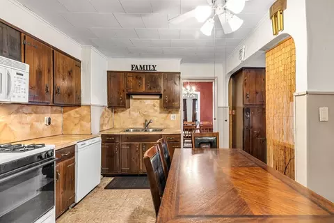 Kitchen - 18 Wendell Pl, Springfield, MA 01105 photo 2 of 4