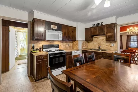Kitchen - 18 Wendell Pl, Springfield, MA 01105 photo 3 of 4