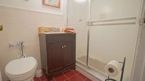 Bath - 140 Chestnut St #314, Springfield, MA 01103 photo 3 of 4