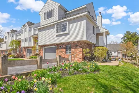 175 Tall Oaks Dr #F, Weymouth, MA 02190