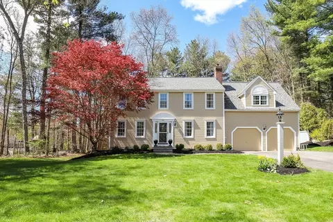 43 Carriage Hill Rd, Northborough, MA 01532
