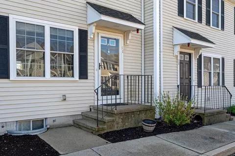 11 Boxberry Ln #11, Rockland, MA 02370
