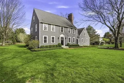 17 Alprilla Farm Rd, Hopkinton, MA 01748