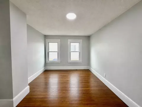 Living - 27 Loring St, Springfield, MA 01105 photo 3 of 8