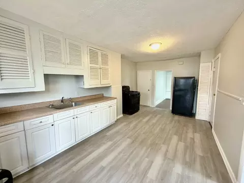 Kitchen - 27 Loring St, Springfield, MA 01105 photo 1 of 5