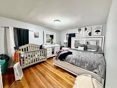 Bedroom - 27 Loring St, Springfield, MA 01105 photo 3 of 9