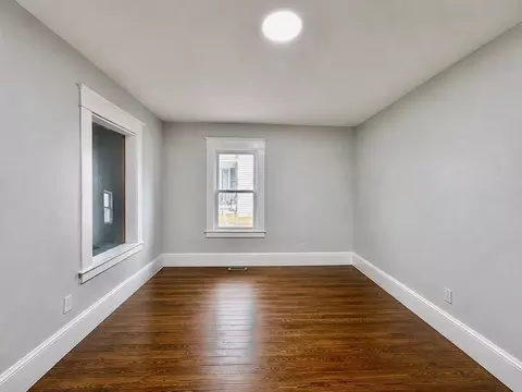 Living - 27 Loring St, Springfield, MA 01105 photo 1 of 8