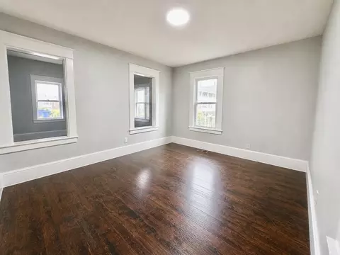 Living - 27 Loring St, Springfield, MA 01105 photo 2 of 8