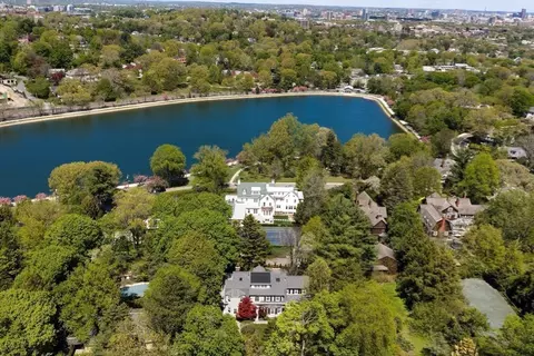View/Area - 68 Dudley St, Brookline, MA 02445 photo 2 of 3