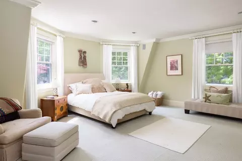 Bedroom - 68 Dudley St, Brookline, MA 02445 photo 1 of 2