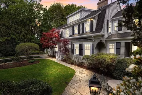 Exterior - 68 Dudley St, Brookline, MA 02445 photo 4 of 7