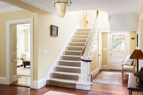 Entry Way - 68 Dudley St, Brookline, MA 02445 photo 2 of 4