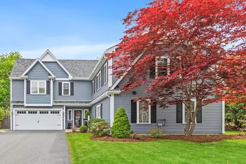 17 Bradford Rd, Natick, MA 01760