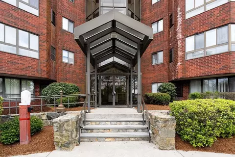 200 Burkhall St #109, Weymouth, MA 02190