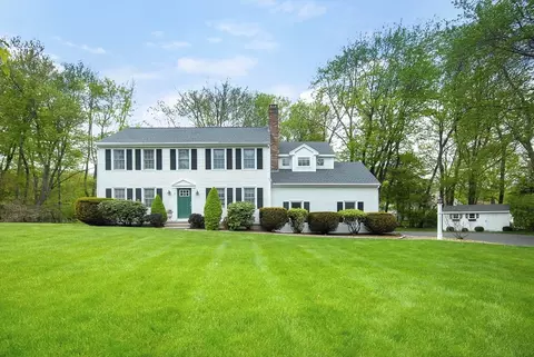 2 Blackthorne Cir, Hopkinton, MA 01748
