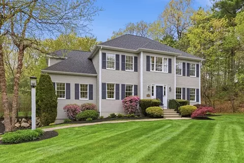 14 Park St, North Reading, MA 01864