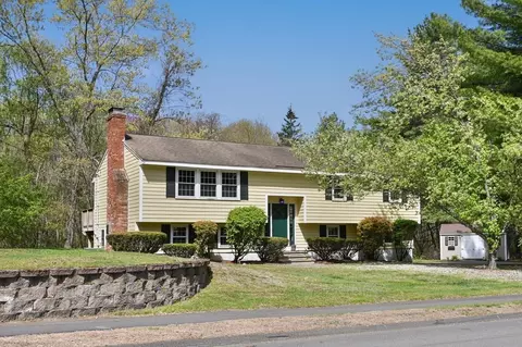 26 Hillview Rd, North Reading, MA 01864