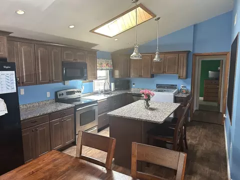 Kitchen - 20 Keddy St, Springfield, MA 01109 photo 2 of 4