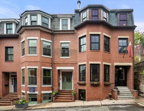 15 Lawnwood Pl, Boston, MA 02129