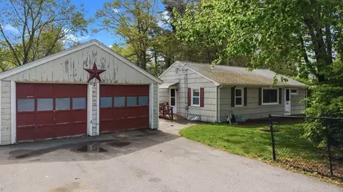 5 2nd Ave, Lakeville, MA 02347