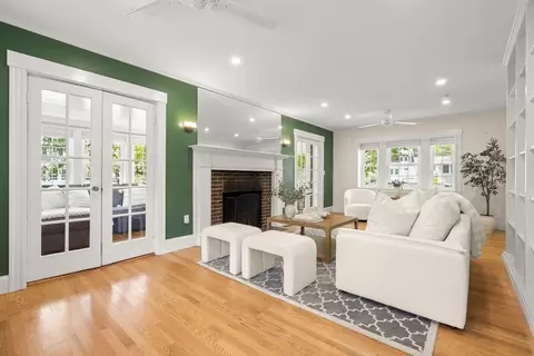 Living - 106 Central St, Hingham, MA 02043 photo 2 of 4