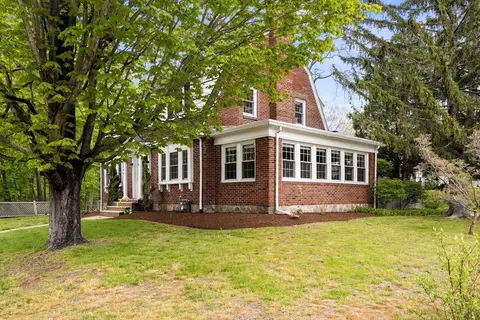 Exterior - 106 Central St, Hingham, MA 02043 photo 3 of 10