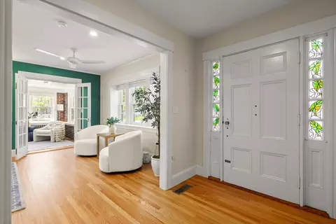 Entry Way - 106 Central St, Hingham, MA 02043 photo 2 of 6