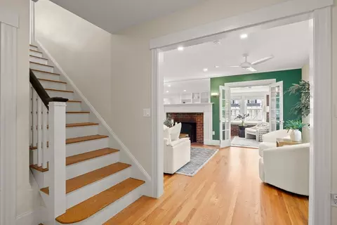 Entry Way - 106 Central St, Hingham, MA 02043 photo 4 of 6
