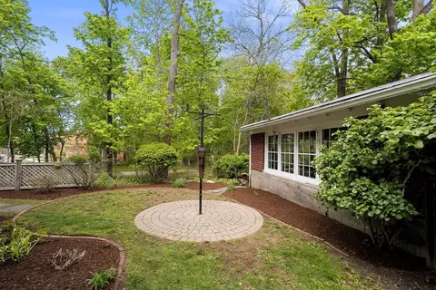 Exterior - 106 Central St, Hingham, MA 02043 photo 7 of 10