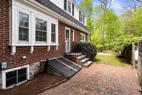 Exterior - 106 Central St, Hingham, MA 02043 photo 8 of 10