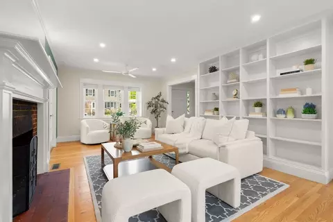 Living - 106 Central St, Hingham, MA 02043 photo 3 of 4