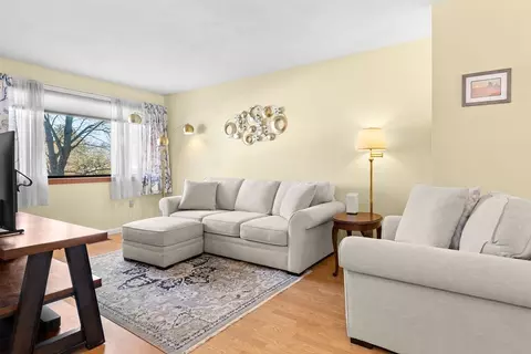 130 Farrwood Dr #130, Haverhill, MA 01835