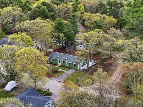 View/Area - 94 Edgewater Dr, Wareham, MA 02571 photo 2 of 8
