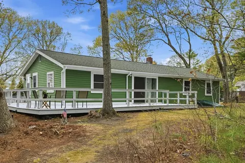 Exterior - 94 Edgewater Dr, Wareham, MA 02571 photo 4 of 4