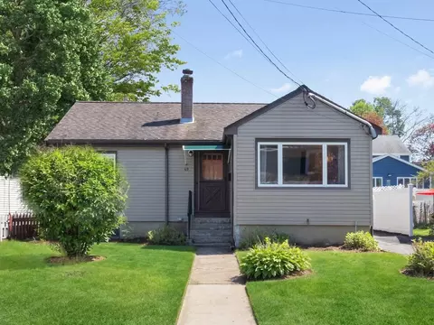 49 Hollace St, Waltham, MA 02453