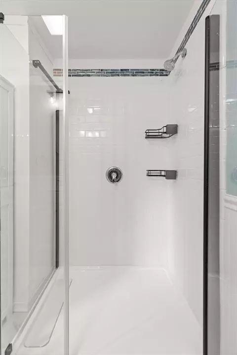 Bath - 141 Prospect St #A, Gloucester, MA 01930 photo 2 of 3